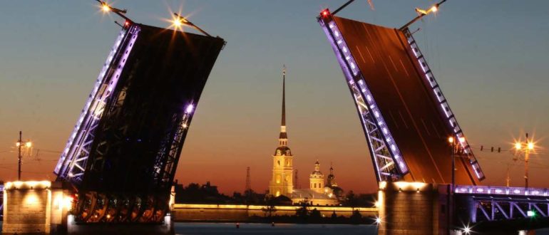 Какой минимальный размер оплаты труда (МРОТ) в Санкт-Петербурге в 2019-2020 годах?